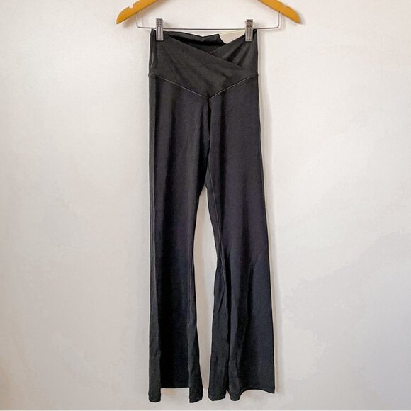 SOLD OFFLINE By Aerie Real Me High Waisted Crossover Flare Legging, Medium Short - Picture 8 of 13